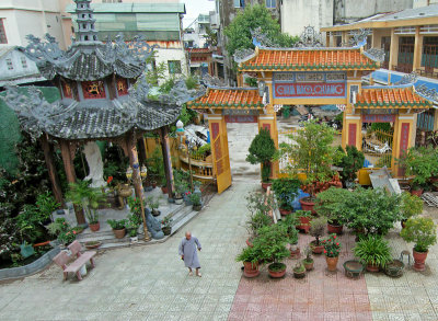 Nui Thanh St, Women's Pagoda