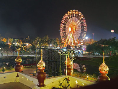 Ferris-wheel from the Pavillion