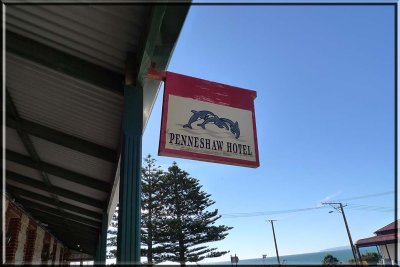 Penneshaw hotel sign