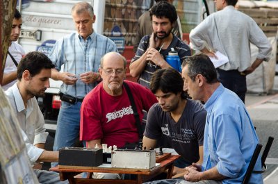 Jeu d'checs dans la rue