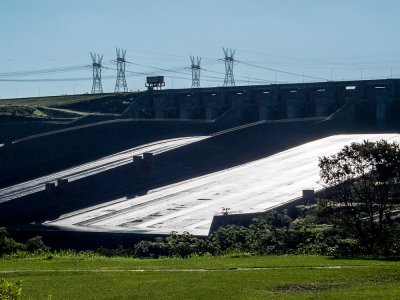 Barrage d'Itaipu au Brsil