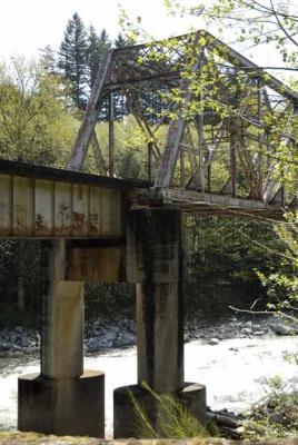 A look at what is holding up the bridge.