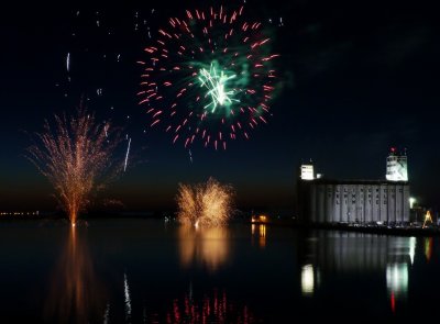 Collingwood 2012 Fireworks-  P1210881