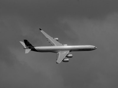 July  21 2006:    Airbus over Farnborough