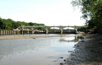 Richmond lock from downstream at low tide.