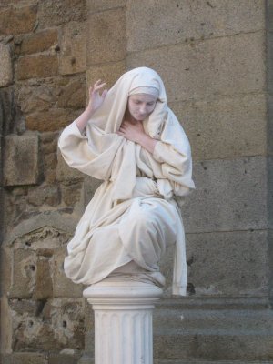 Saint-Malo living statue