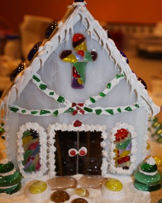 glass_gingerbread_house