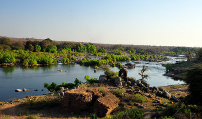 Orcha River: Peace and Tranquility