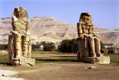 Ramses statues