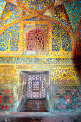 Inside Sikandra, Window Detail