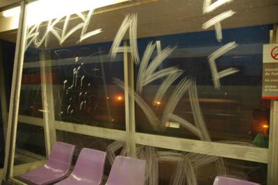 Neuilly - Plaisance 93 - Graff on glass