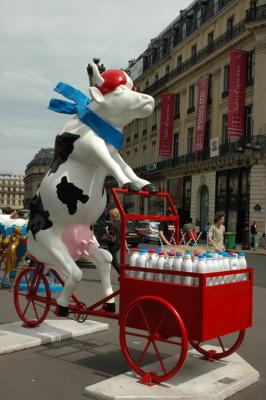  VACH'ART  - CowParade in Paris