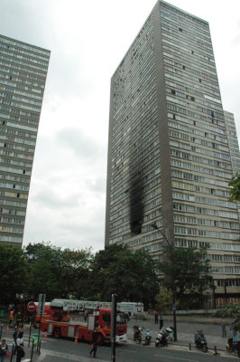 August 2006 - After Fire- Avenue dIvry 75013