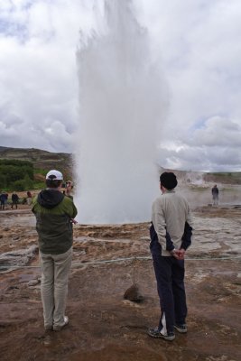 The geysir reaches its full height