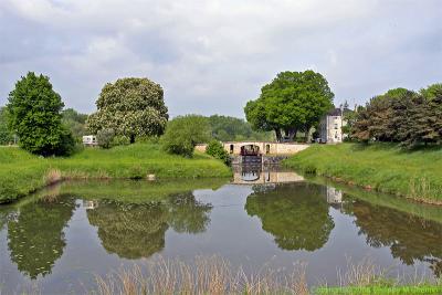 Lock Les Combles - Canal Henri IV A (1604-1642) - Loire