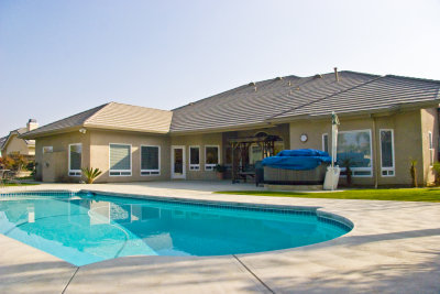 Back yard Estenssoro.jpg