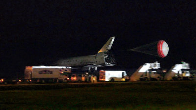 Endeavour STS-134 Night Landing