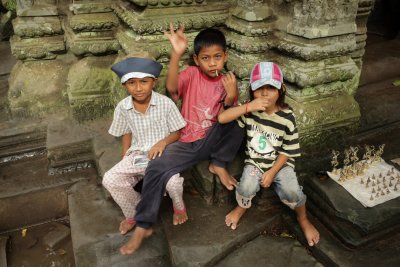 Angkor Wat - children