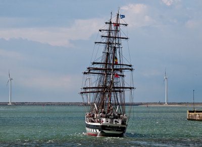 Stavros S Niarchos (GB)