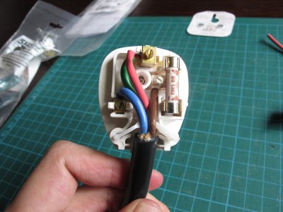 Finished wiring of the power plug.