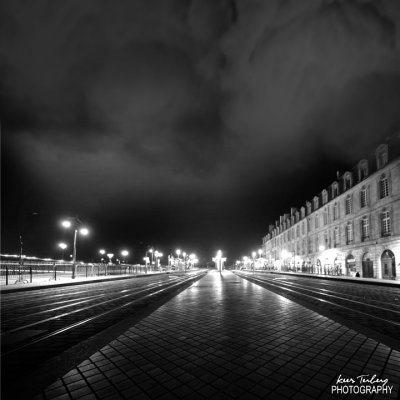 Bordeaux at night