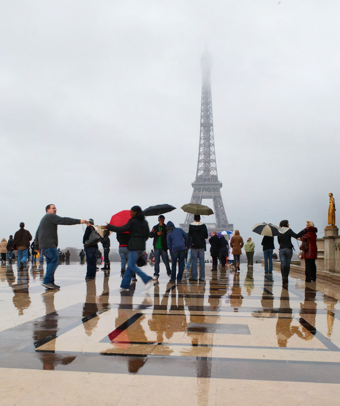 these boring tourists ;-)