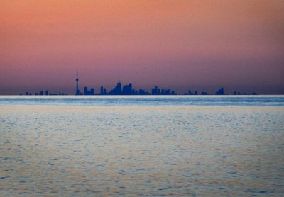 Niagara on the Lake - Toronto skyline