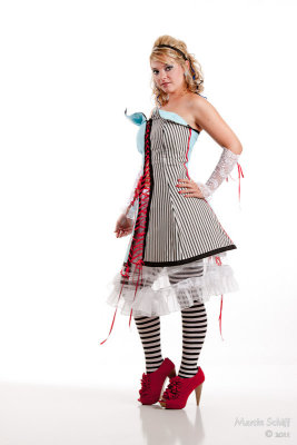 Alice - outfit is reversible