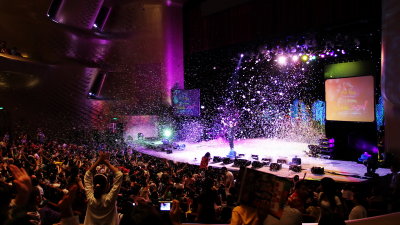 Gazillion Bubble Show at GZ Opera House (Jul 2011)