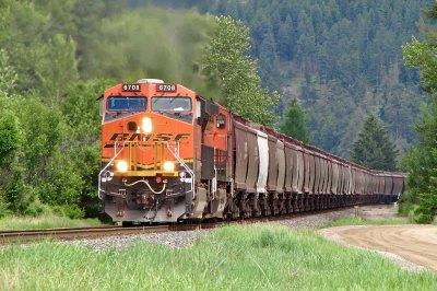 BNSF 6708 leading a grain train at Lothrop, MT.