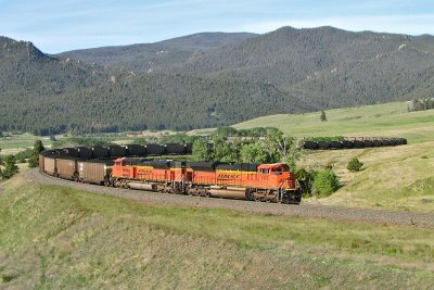 BNSF SD70ACes 9175, & 9252 leading the morning coal.