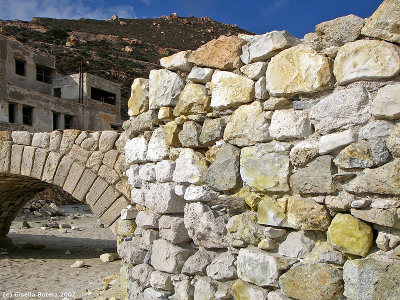 sulphur coloured rocks