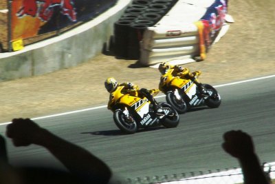 Edwards passing Rossi_4a.JPG