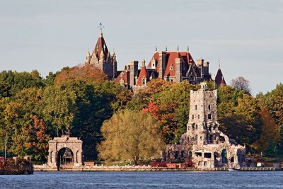 Boldt Castle, Entry Arch on left, Alster Tower on right