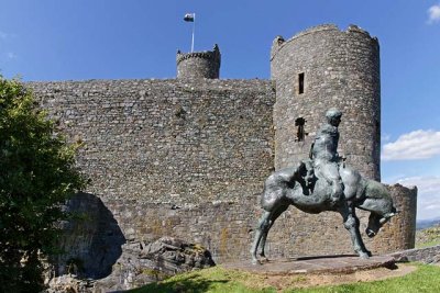 Two Kings Sculpture, Harlech Castle