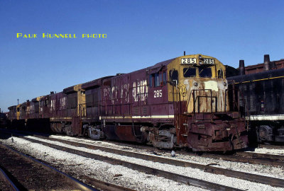 RI U33B's in Riverdale IL - Nov 1981