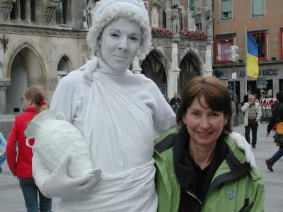 Barbara meets the Statue Artist
