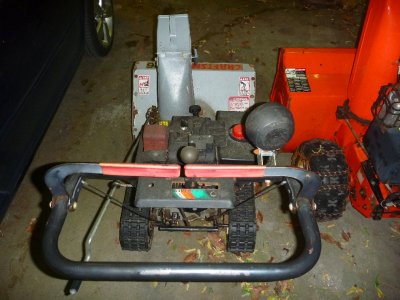 Craftsman 8/26 tred drive snowblower