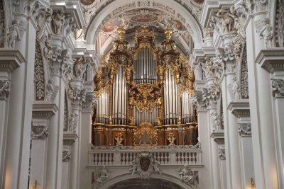 St. Stephans organ is largest in the world! Over 17,000 pipes!