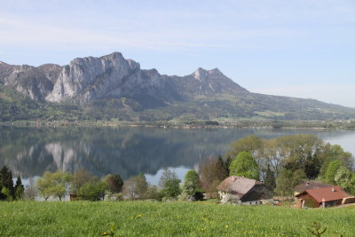 Lake Mondsee with Drachenwald mountain in rear