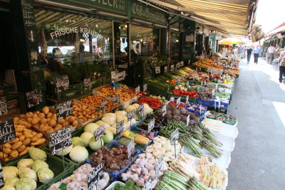 Naschmarkt-huge open air market