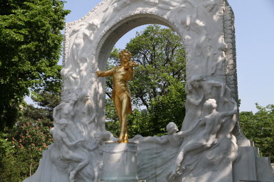 Johann Strauss statue in Vienna City Park