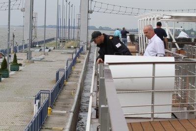 Entering Gabcikovo lock