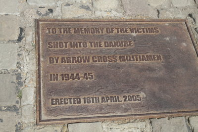 Plaque commemorating the Jewish victims in 1944