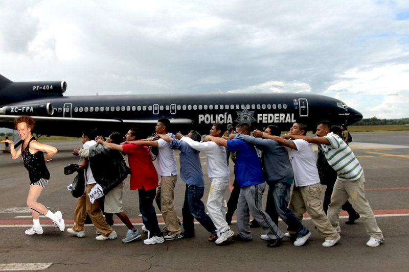 Simmons-conga-line.jpg