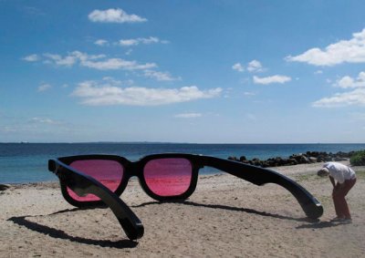 Rose-colored-glasses-O.jpg