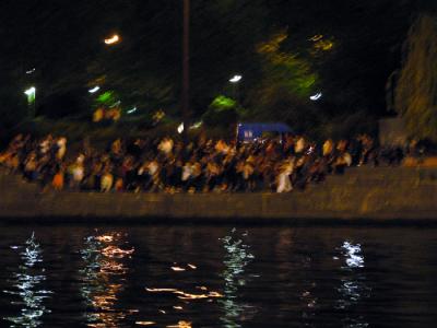 There were dances at the edge of the Seine!