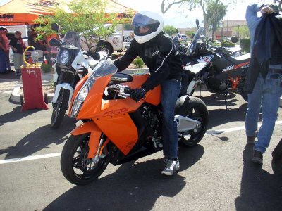 KTM  1190 RC8