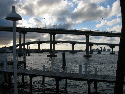 los 2 puentes de acceso a isla Paraso