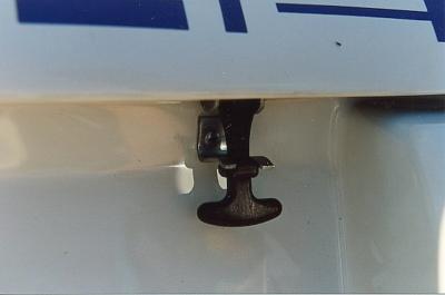 engine lid clamp right.jpg